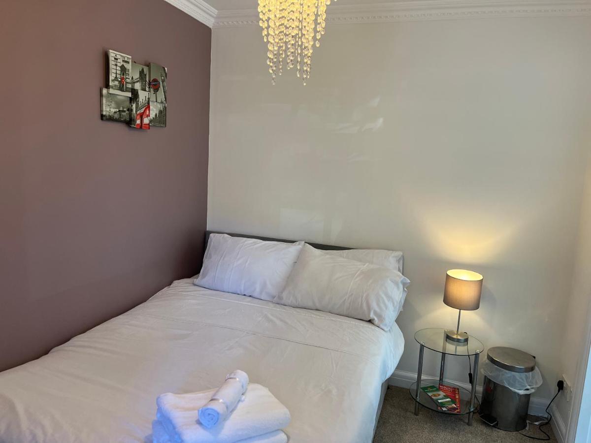 Sleepneat Bed & Breakfast Ascot  Luaran gambar