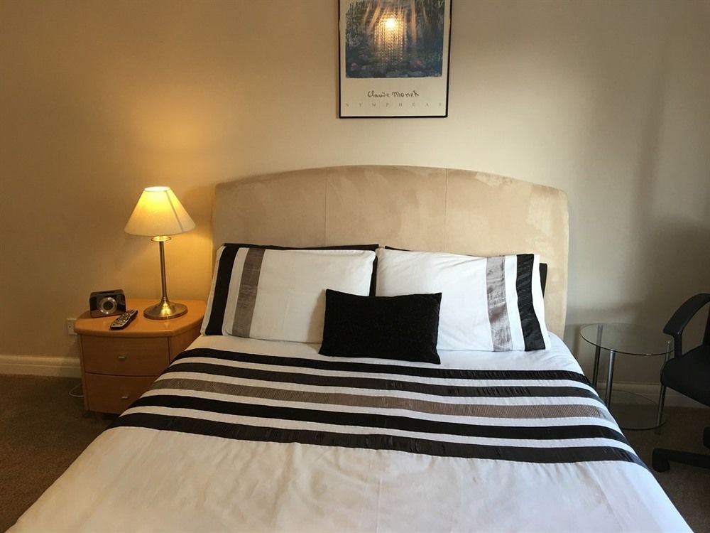Sleepneat Bed & Breakfast Ascot  Luaran gambar