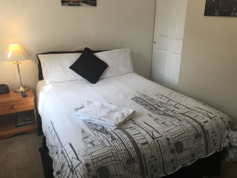 Sleepneat Bed & Breakfast Ascot  Luaran gambar
